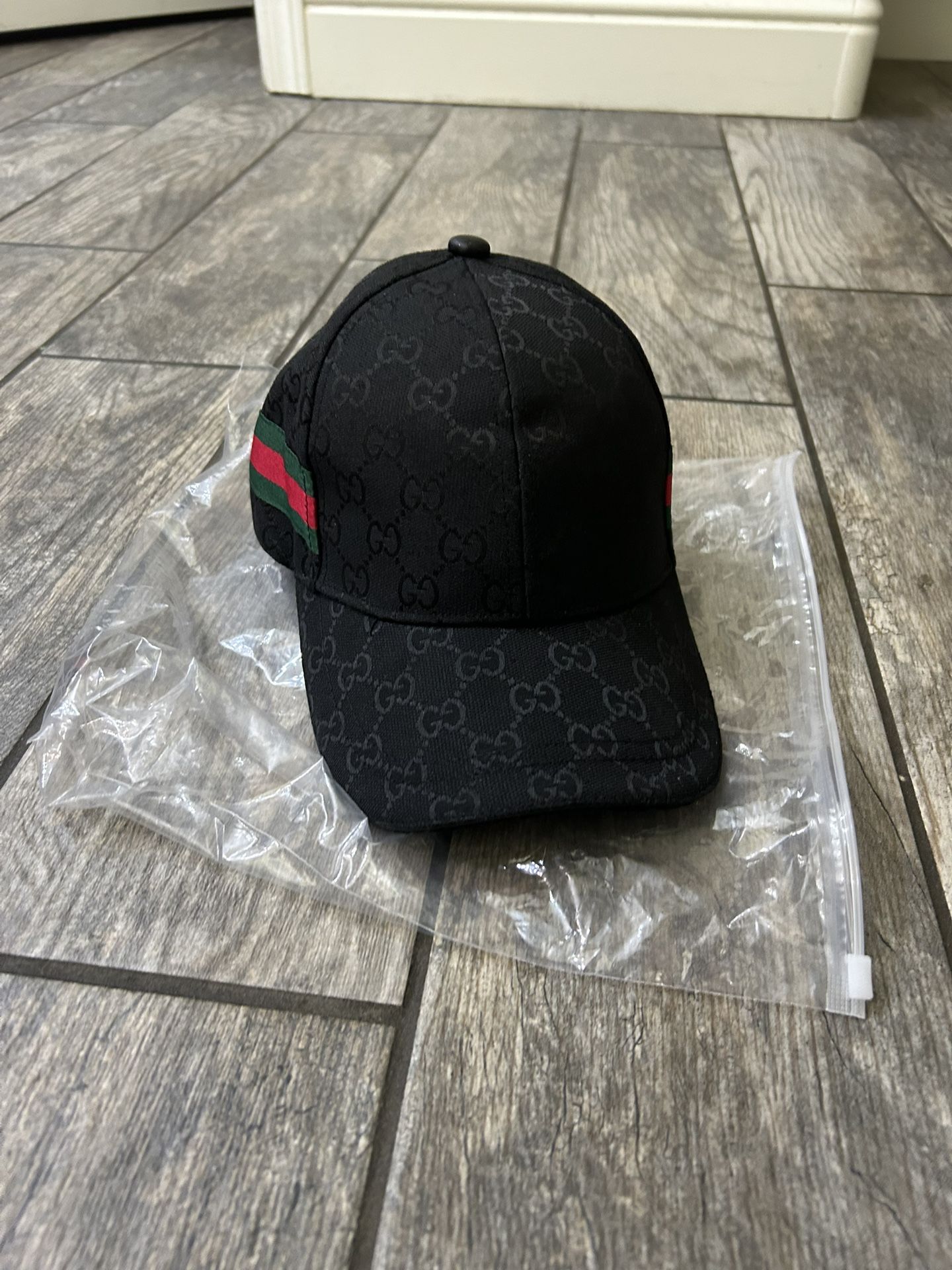 Gucci GG canvas baseball hat with web