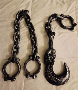 Halloween Decor Chains Shackles Hook 37" long, Plastic
