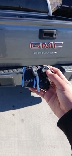 Llaves De Auto / Car Keys With Remotes 