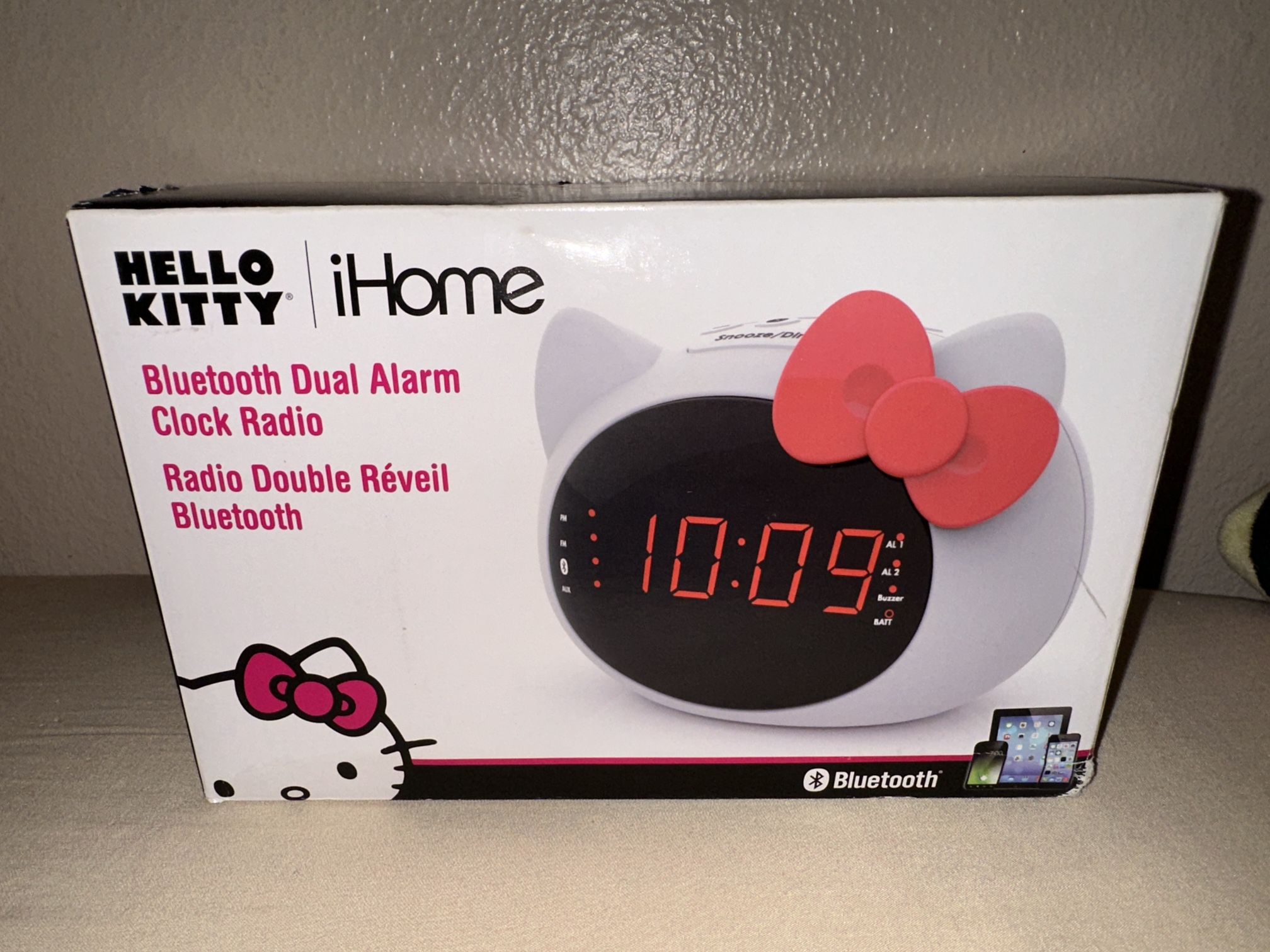 NEW iHome X Sanrio Hello Kitty Bluetooth Dual Alarm Clock Radio Speaker HTF