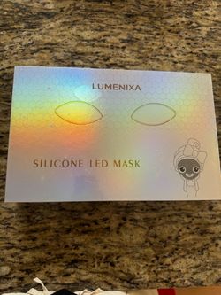 LUMENIXA Silicone LED Face & Neck Mask – Black – Brand New