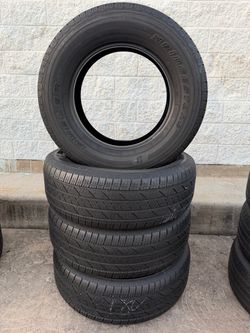 Set of Bridgestone Dueler 275/65/18