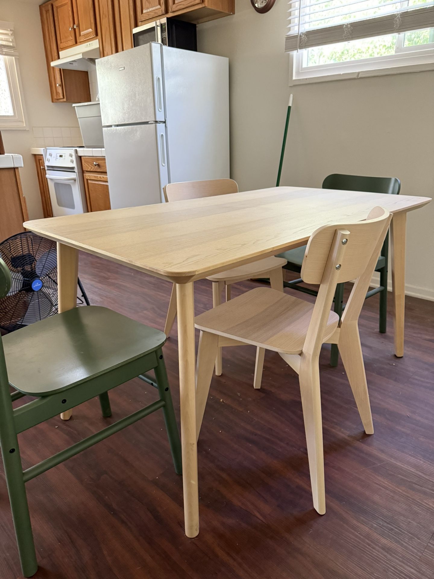 Kitchen Table And Chairs