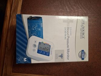 Brand New Still Still In Box Deluxe Blood Pressure Monitor With Cuff Made By Lifesource