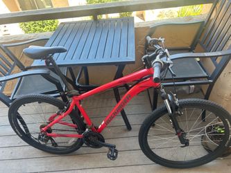 Red Decathlon MTB
