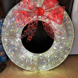 3 Foot Lighted Wreath