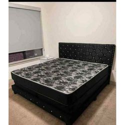 New King Bed Wht Matres For $450