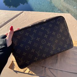 Authentic Louis Vuitton Monogram Trousse Toilette 28 Cosmetic Pouch Clutch Bag