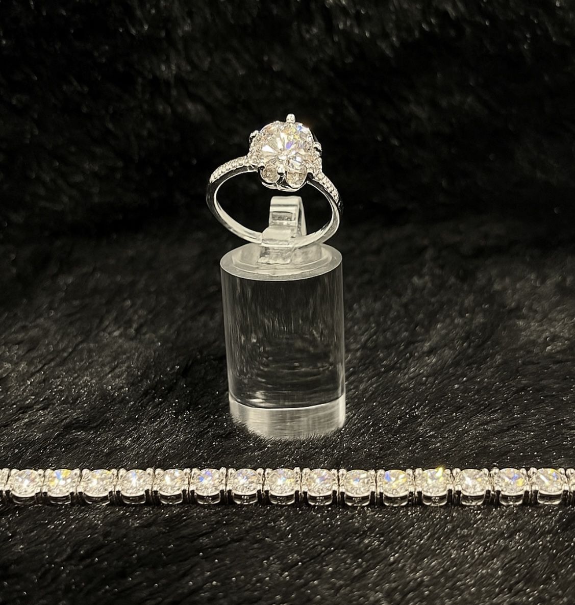 Status statement 1.5 Carat Cz Sterling Silver Setting