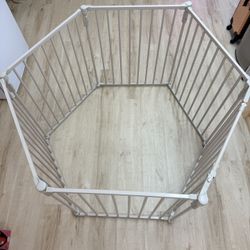 Foldable Baby Playpen with Door – Clean & Sturdy 