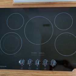 Frigidaire Gallery 30" Electric Cooktop 