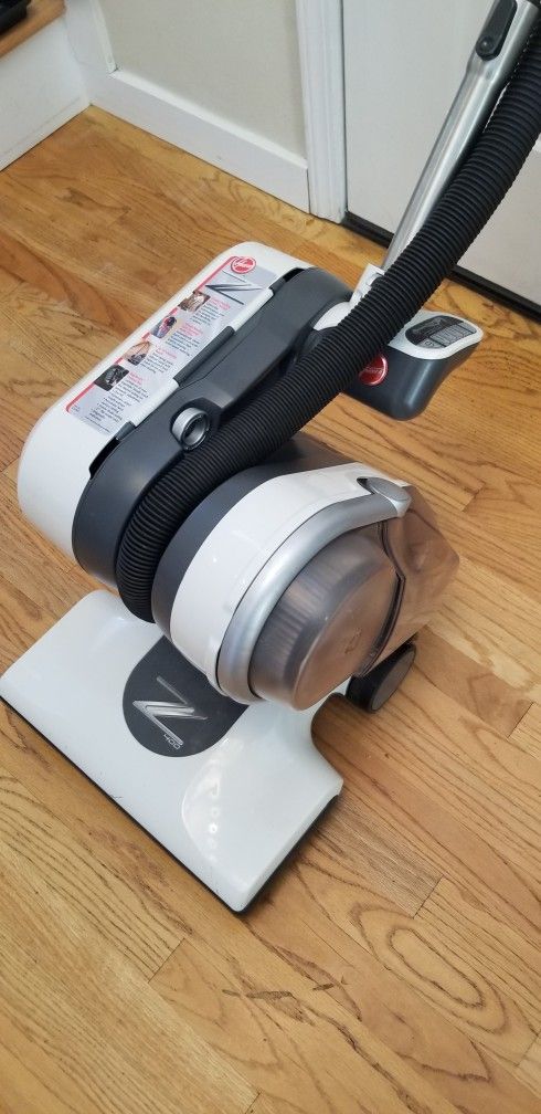 New Cond HOOVER VACUUM WITH ATTACHMENT , WORKS EXCELLENT , AMAZING . POWER SUCTION ,
