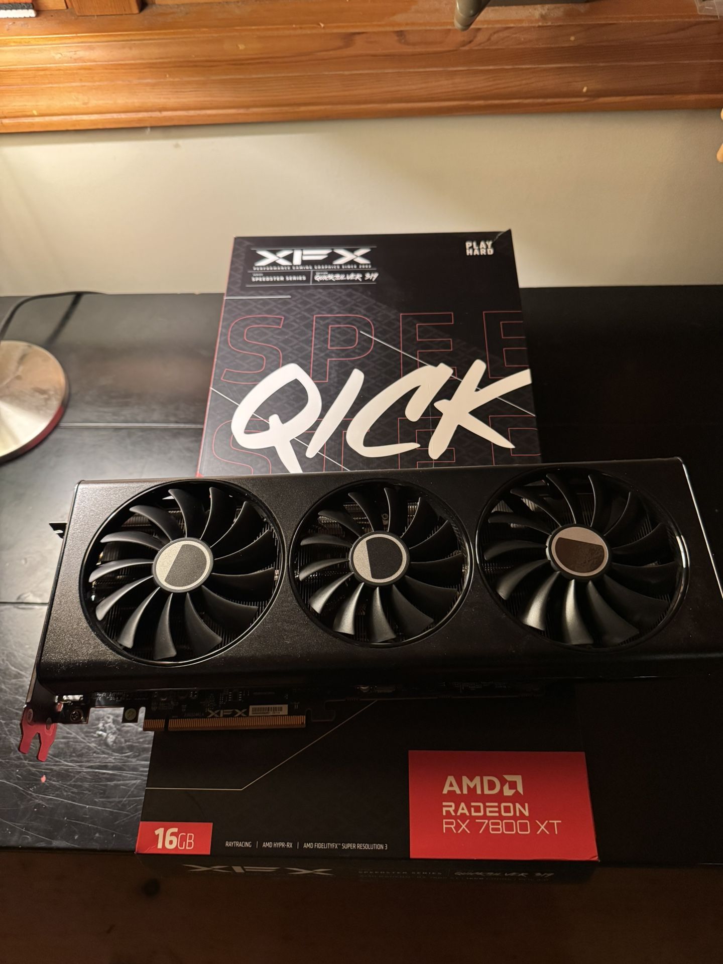 XFX Speedster Qick Radeon RX 7800 XT 16GB GPU
