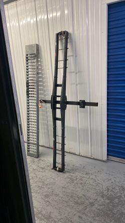 Motorcycle hitch carrier and ramp