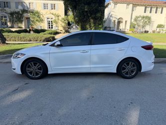 2018 Hyundai Elantra White Sedan