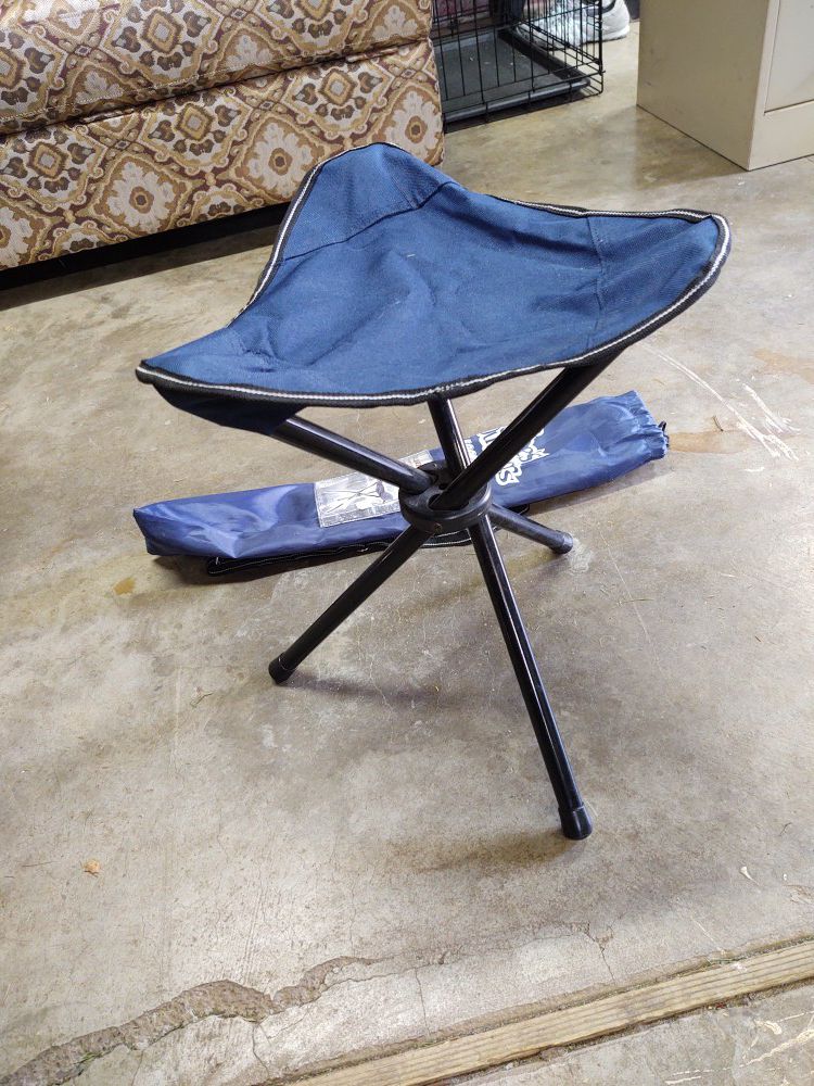 Portable Stool with storage bag h 17" x 12" seat