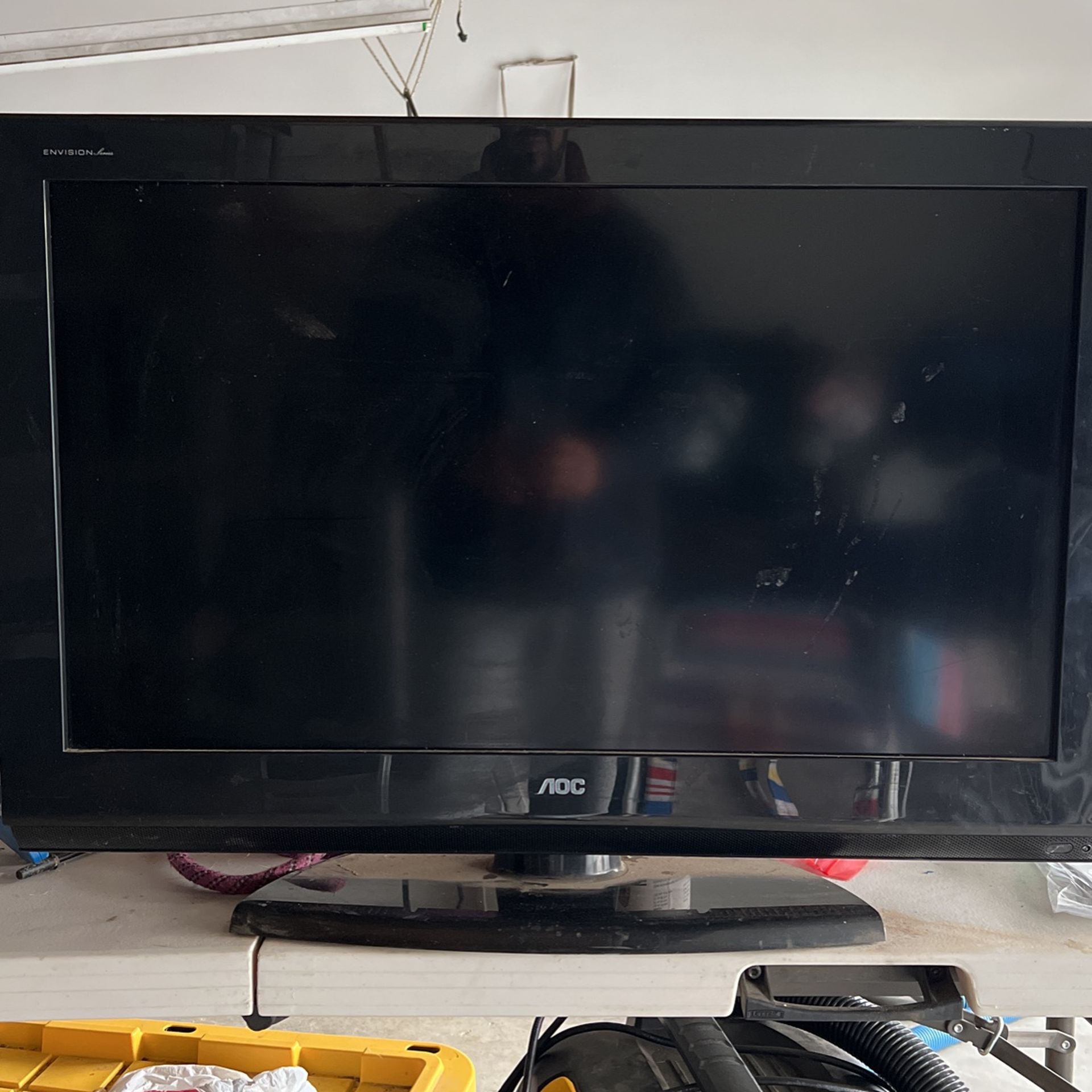 32" AOC LCD TV