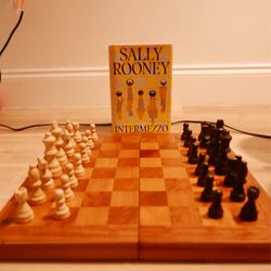 Intermezzo with Chessboard