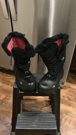 Woman North Face Boot 🥾 Size 5 