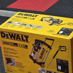 Brand New DEWALT 3000 PSI 1.1 GPM 15 Amp Cold Water Electric Pressure Washer with Internal Equipment Storage