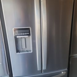 whirlpool Apartment size refrigerator