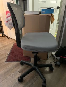 Armless Mesh Office Chair with Wheels