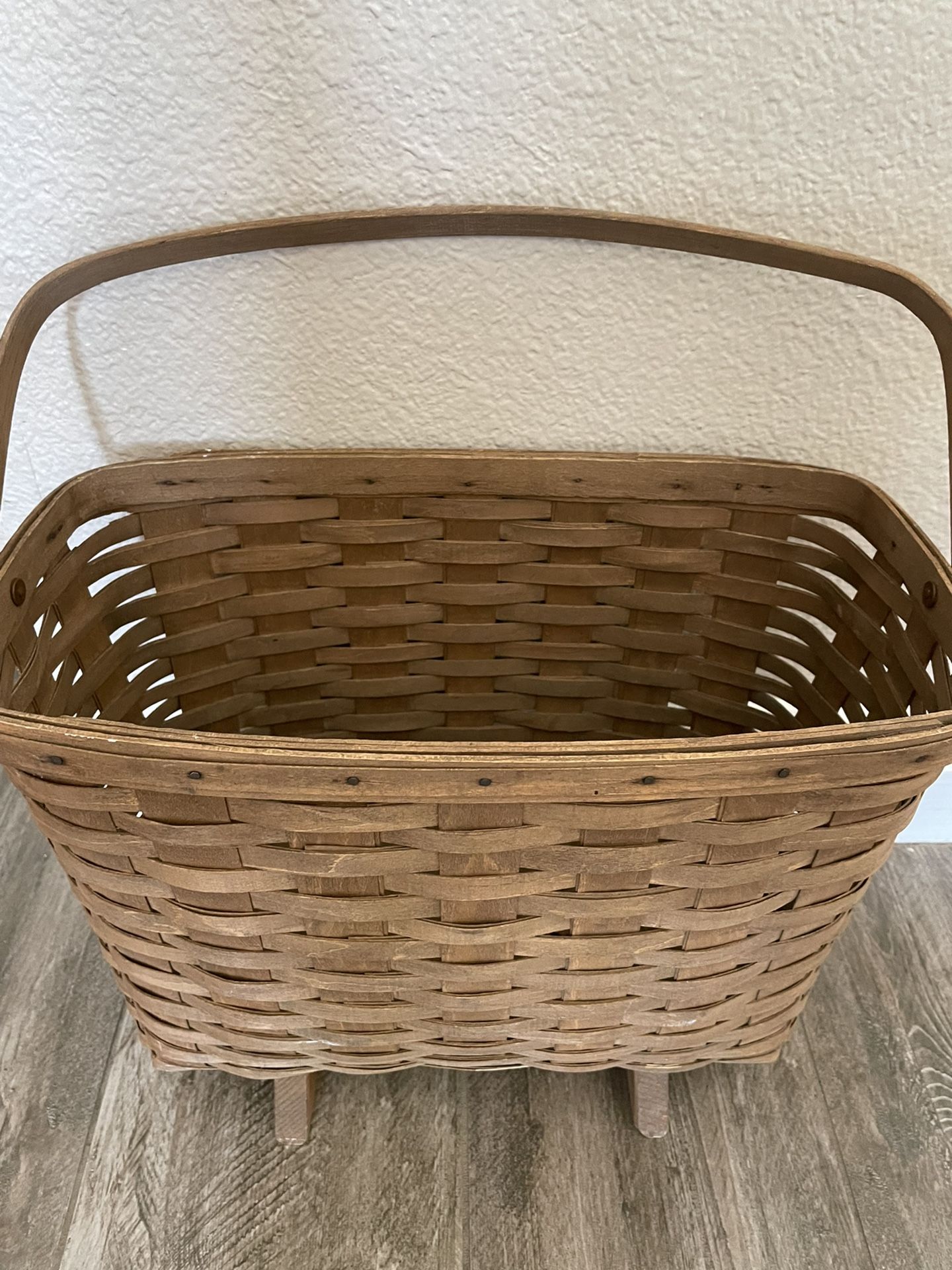 1985 Longaberger Magazine Basket 