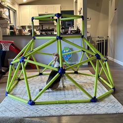 Indoor/Outdoor Play Climbing Dome - NEW CONDITION