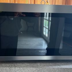 Whirl Pool Counter Top Microwave 