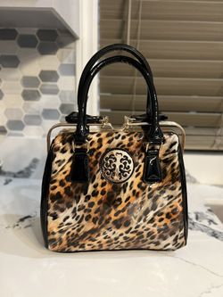 Purse Glossy With Leopard Print