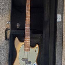 Fender Mustang Bass Excellent Condition 