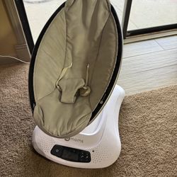 4 Moms Baby Swing 