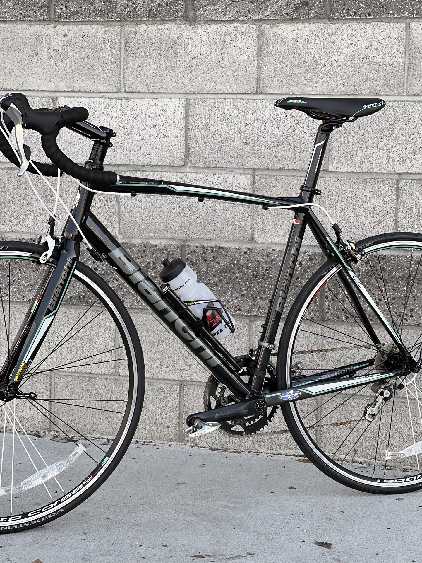 bianchi 2017 via nirone 7 105 mens road bike (105) and versatility Bianchi Via Nirone 7 105