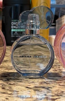 Ariana Grande “cloud”