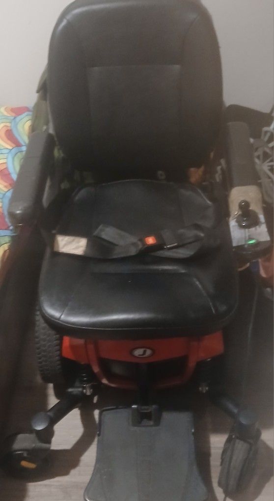 Jazzy 600 ES Mobility Chair