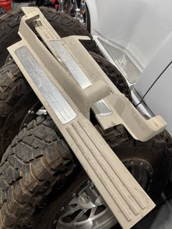 Platinum Escalade door steps