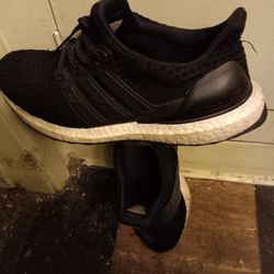 !! Men's Shoes Adidas Boost Size 7.5