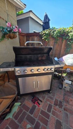 Grill - 6 burners plus stove, with full tank, $75 OBO