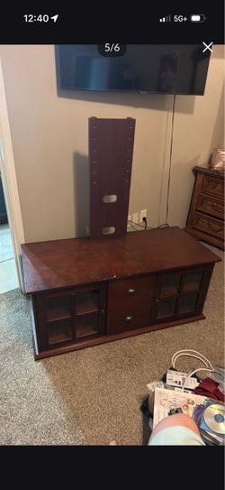 Tv stand