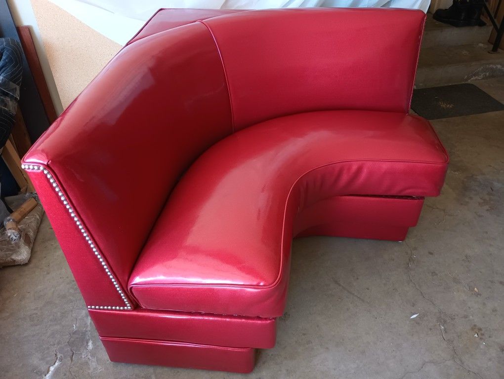 Authentic 1950's corner Booth / Banquette / Dinette with small Table