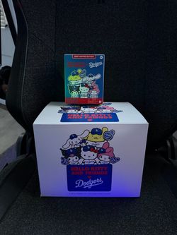 Dodgers x Hello Kitty Popcorn Bucket Head and Blind Box