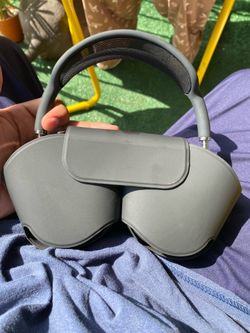 Apple headphone