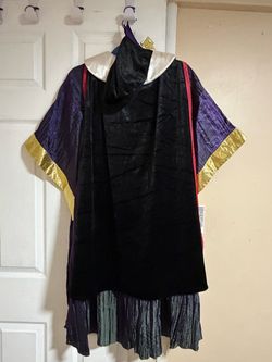 Disney’s evil queen costume