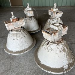 Cooper Lighting FM25 250W Metal Halide Low Bay Light Fixtures