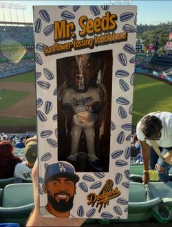 teoscar hernandez 2026 bobblehead TRADE