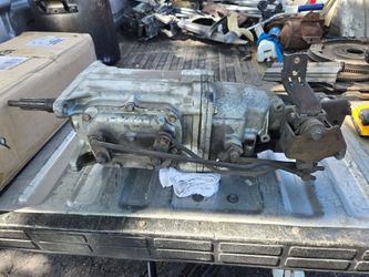 Muncie M20 4 speed GM Transmission with Hurst Competition Plus ratchet shifter