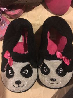SLIPPERS SIZE 7/8