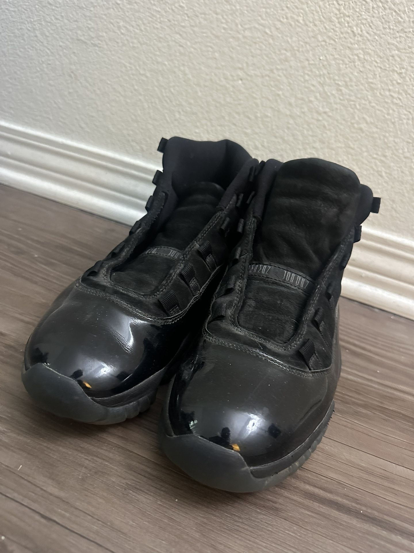 Air Jordan 11. Size 11