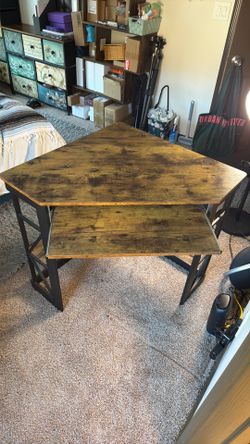 Like New Spacious Wooden Corner Computer Desk