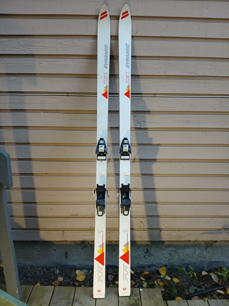 Dynamic
Team CS
Salomon Foot Locks
Vibradamp